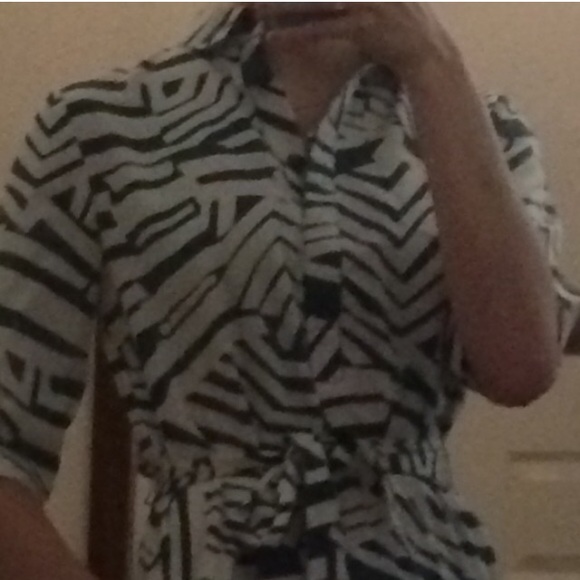 Dress LOFT with tie front and green pattern - Picture 3 of 5